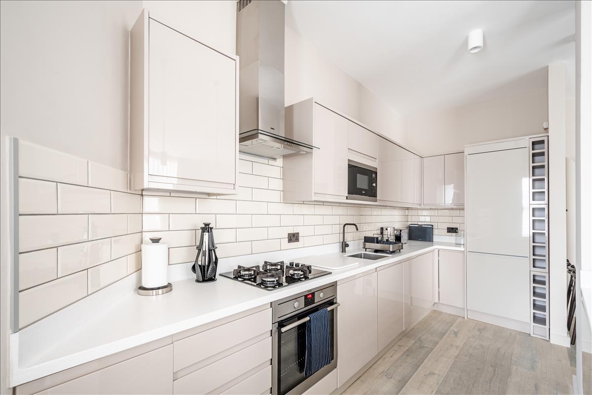Newly refurbished two bedroom high end apartment for let in the exchange building Spitalfields E1