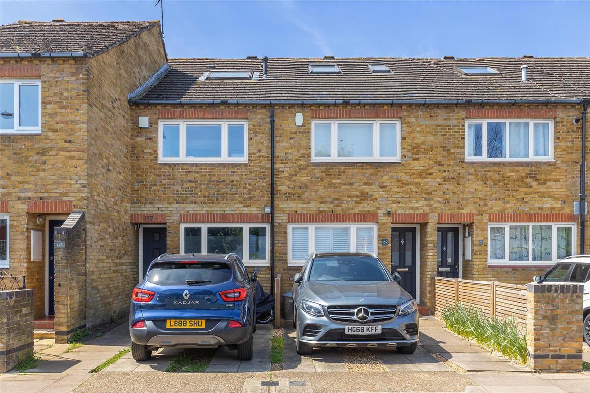 Property Image 2f2d3cdd-082a-479c-8a2c-9062a98378e1