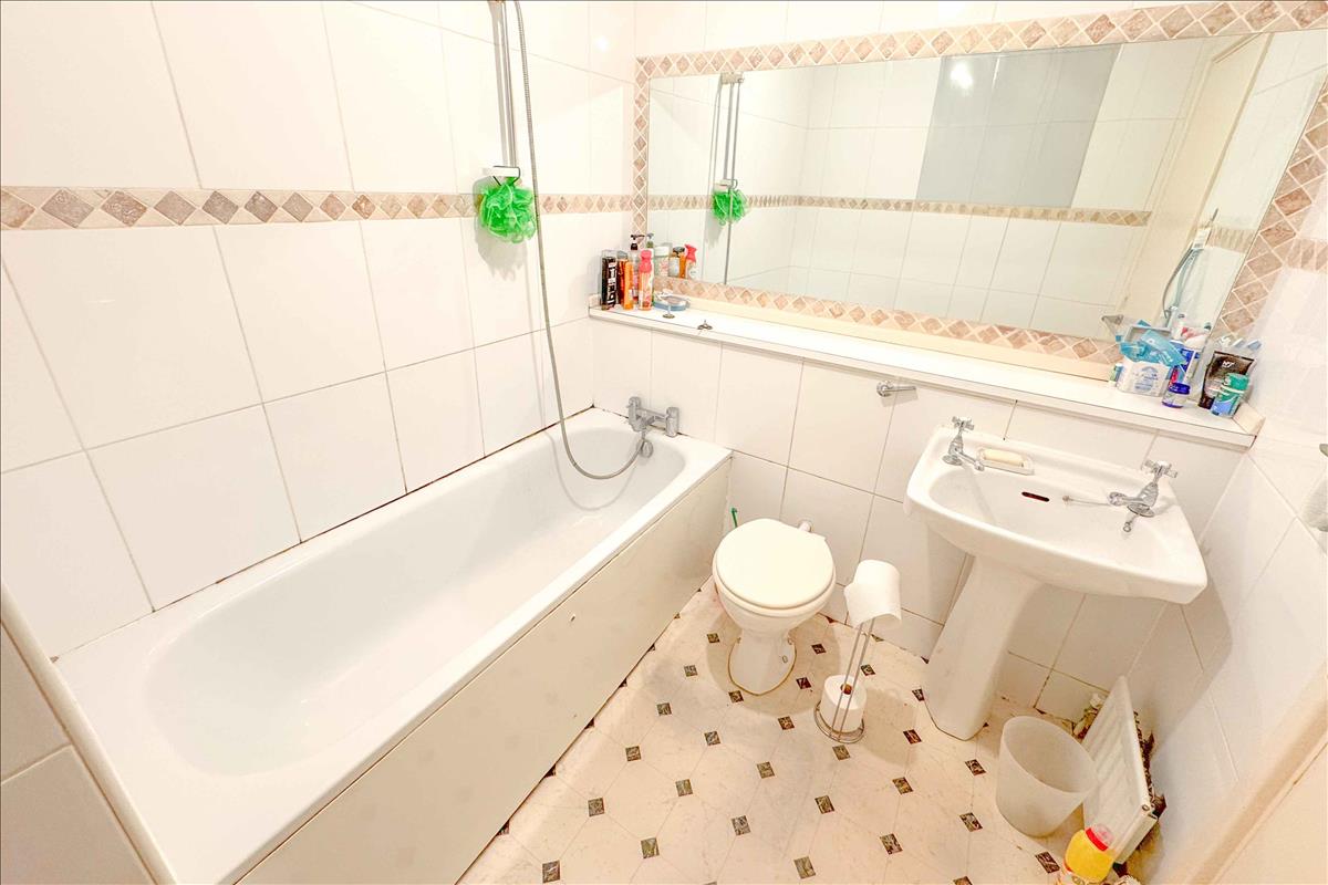 Property Image 2fd3f1e8-cb57-4e72-b051-7dd7c3396936