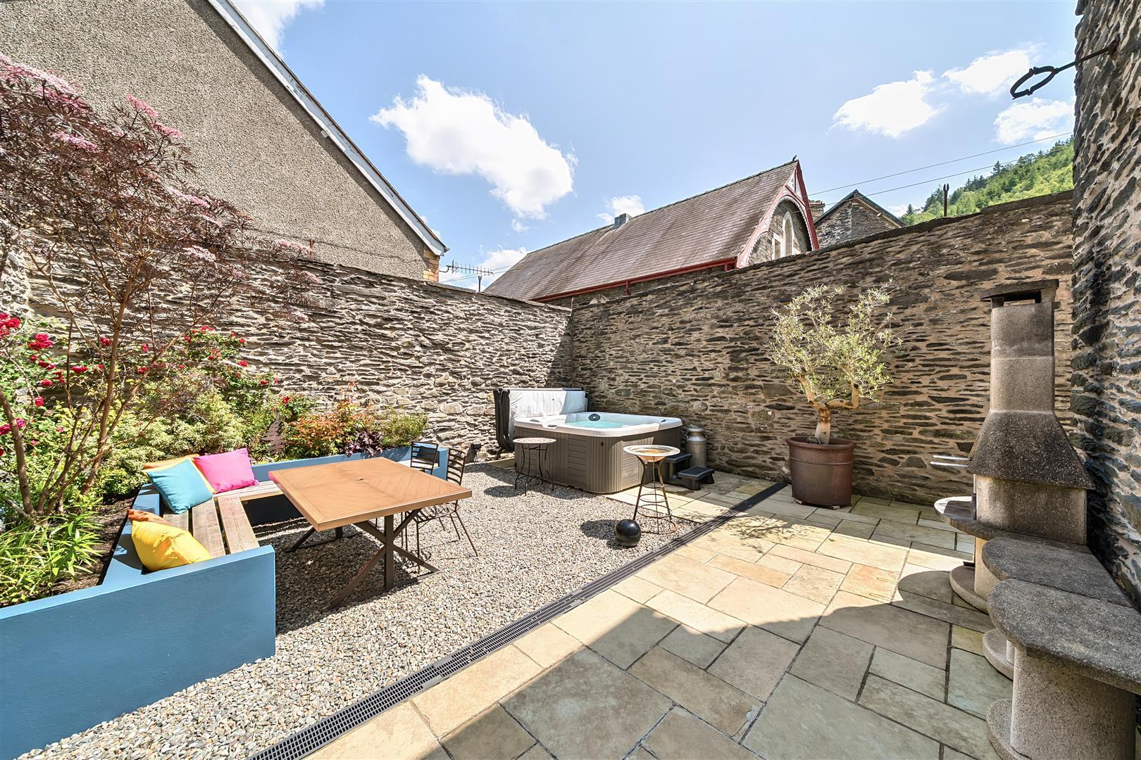 Property Image 2ff385c5-cafb-40e3-8115-fbc6b94ecbf6