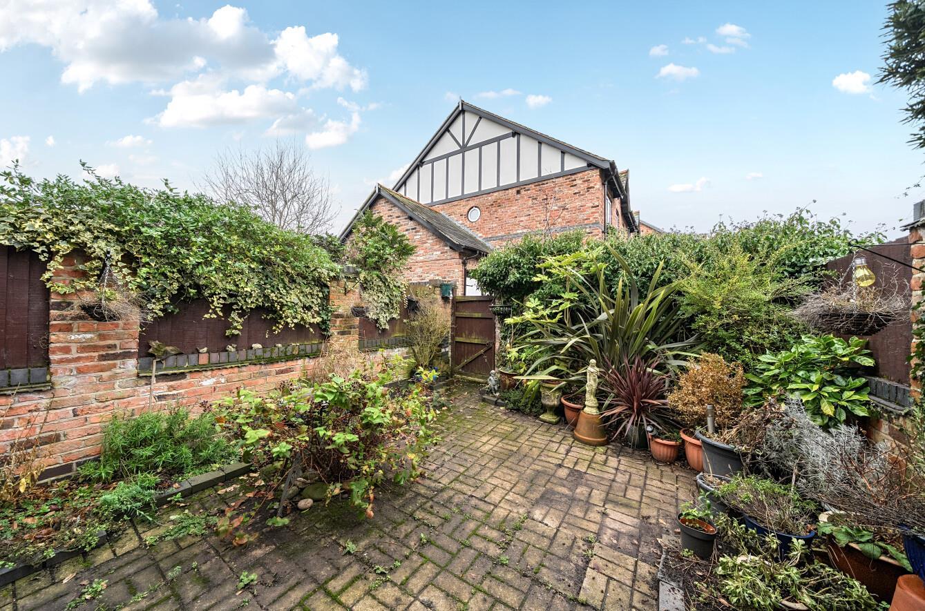Property Image 30500396-5815-4740-900b-16ae34d47f90