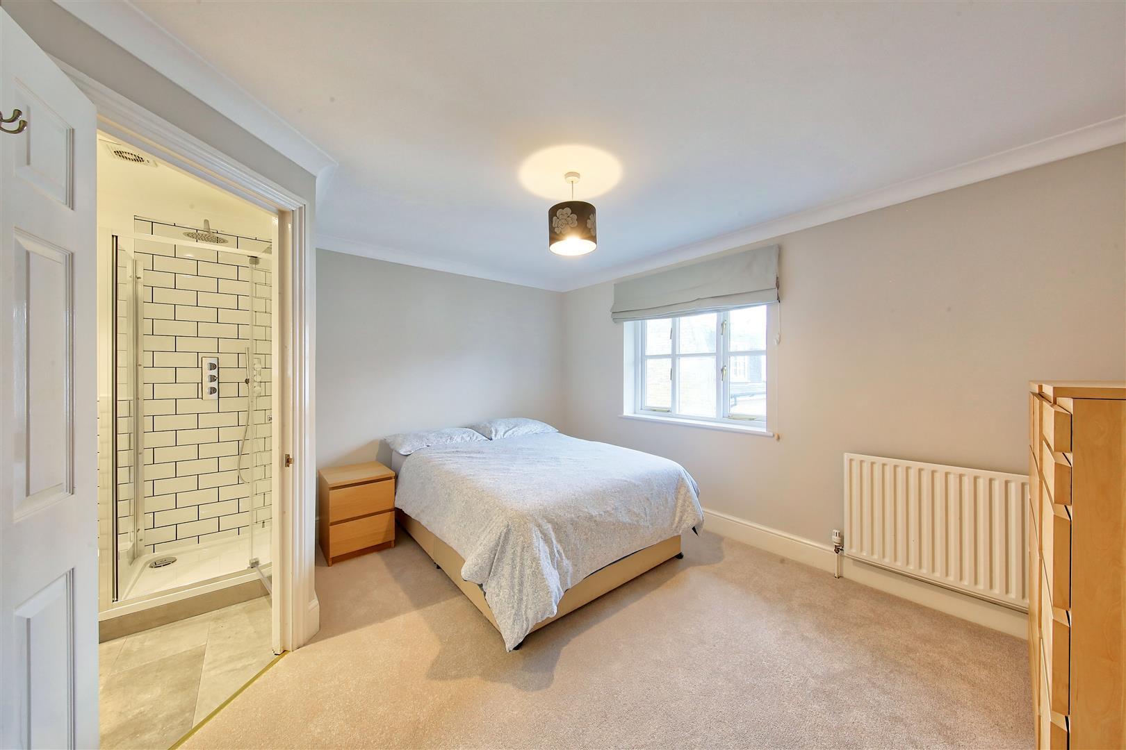 Property Image 30570436-45ee-4fa4-8a50-e0186853c768