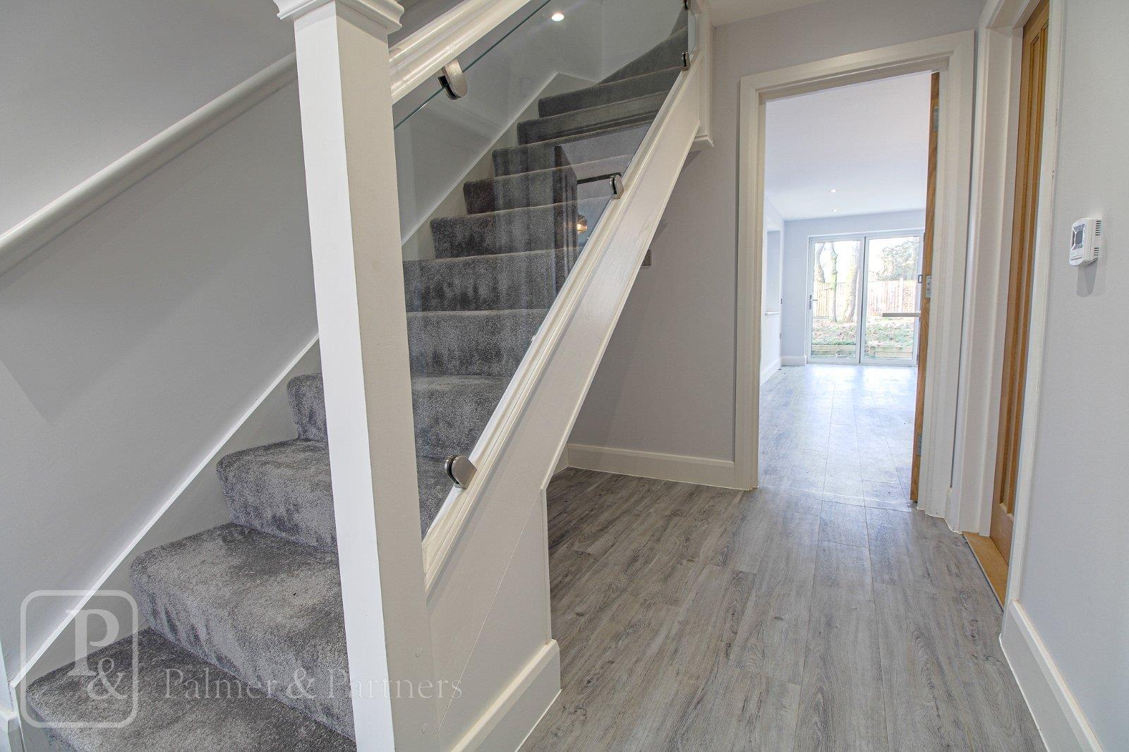 Property Image 30633342-360b-457e-b6cd-60711a17d363