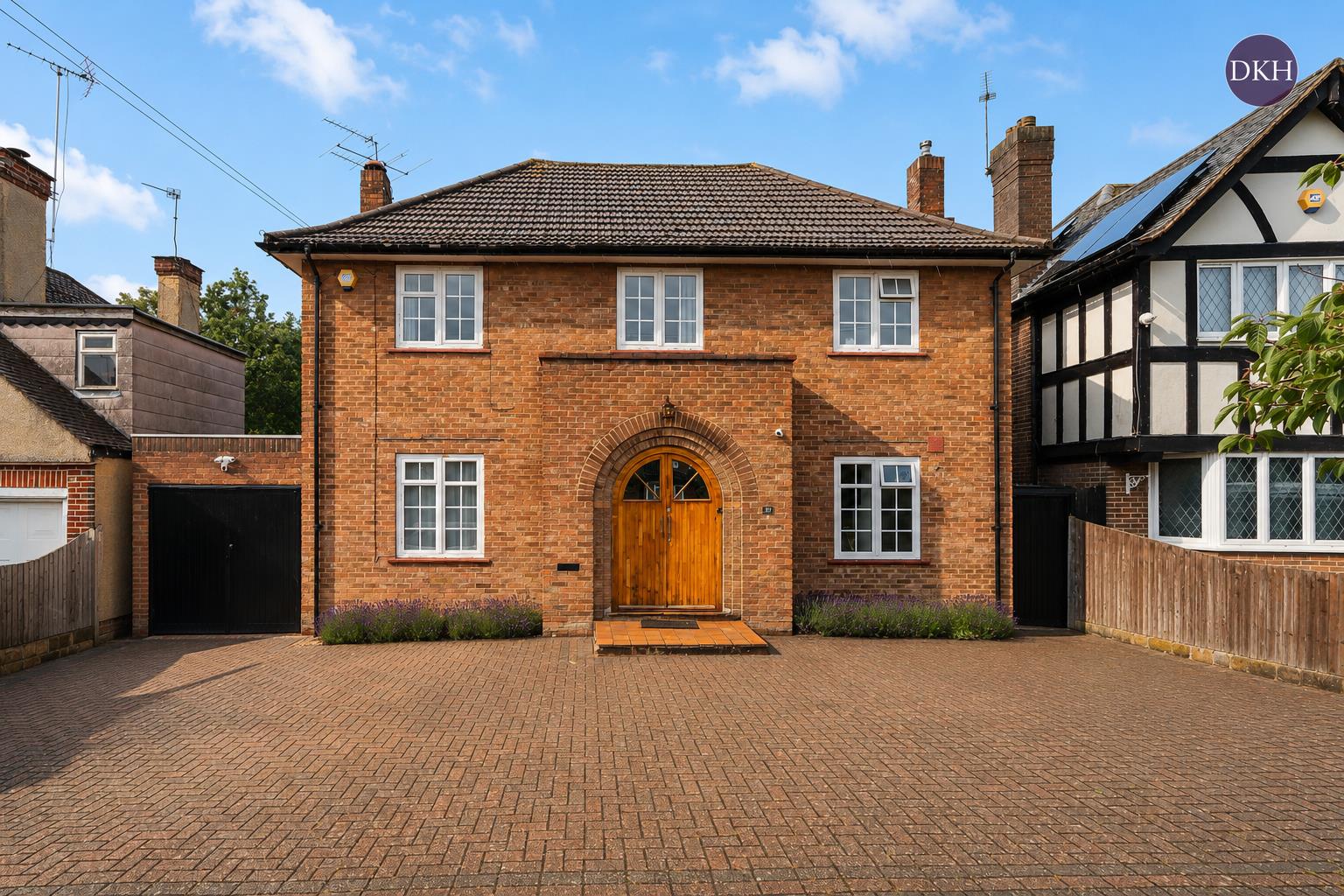 Property Image 3069ff0f-9f6b-4b3e-a39a-a30071b0d1bd