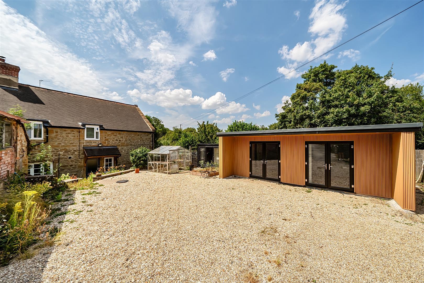 Property Image 30763f63-626f-431d-b369-49c0af01ab86