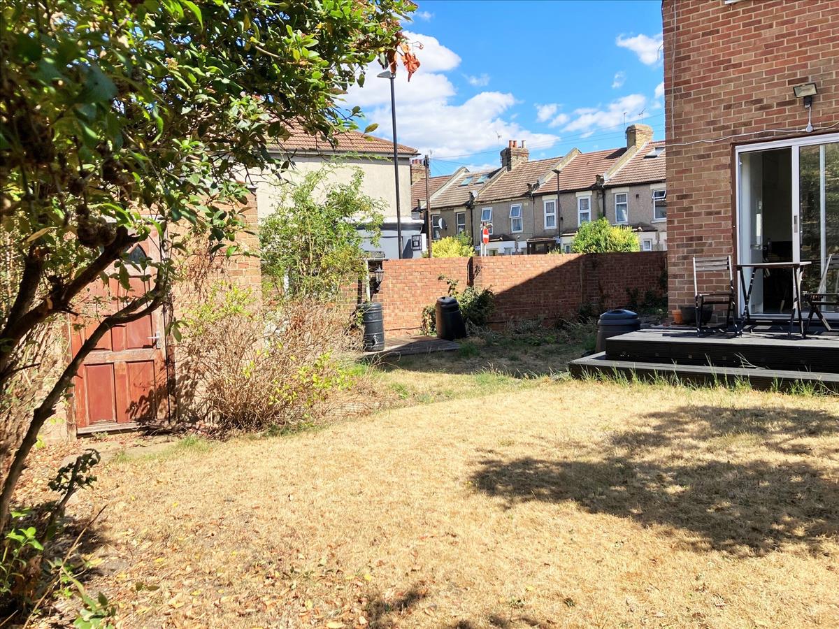 Property Image 30a66f02-9594-4c0c-bea5-6dbe923f5572