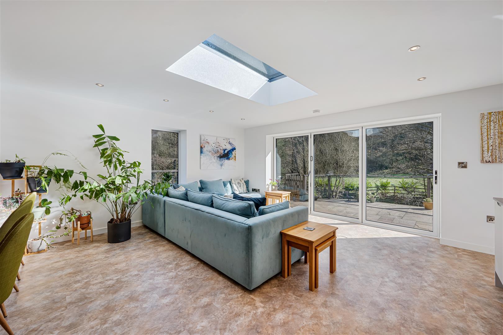 Property Image 30fc02c0-29a0-455d-9f7b-33abe4d0a6fc