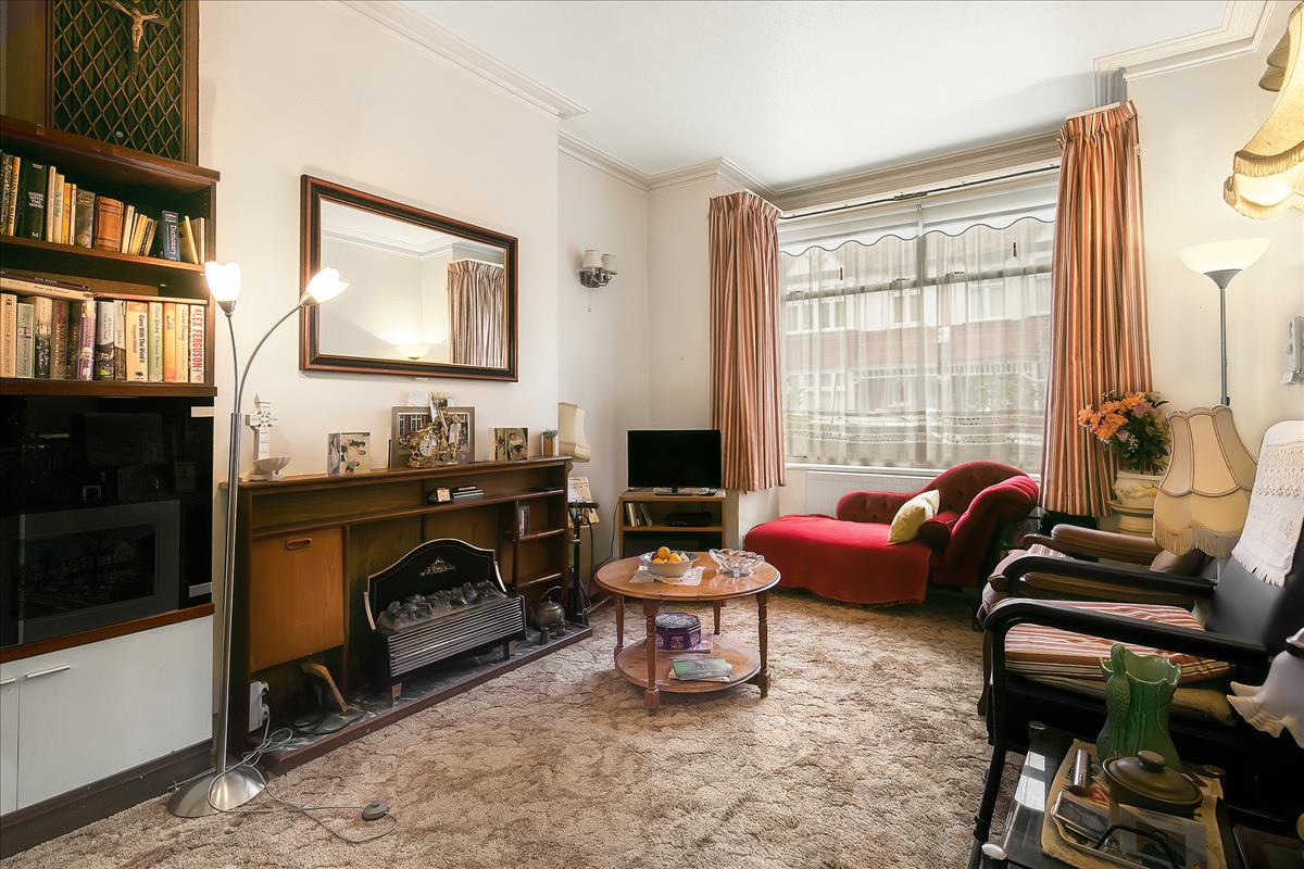 Property Image 318d33fe-c854-400b-8e89-bfba3db935d4