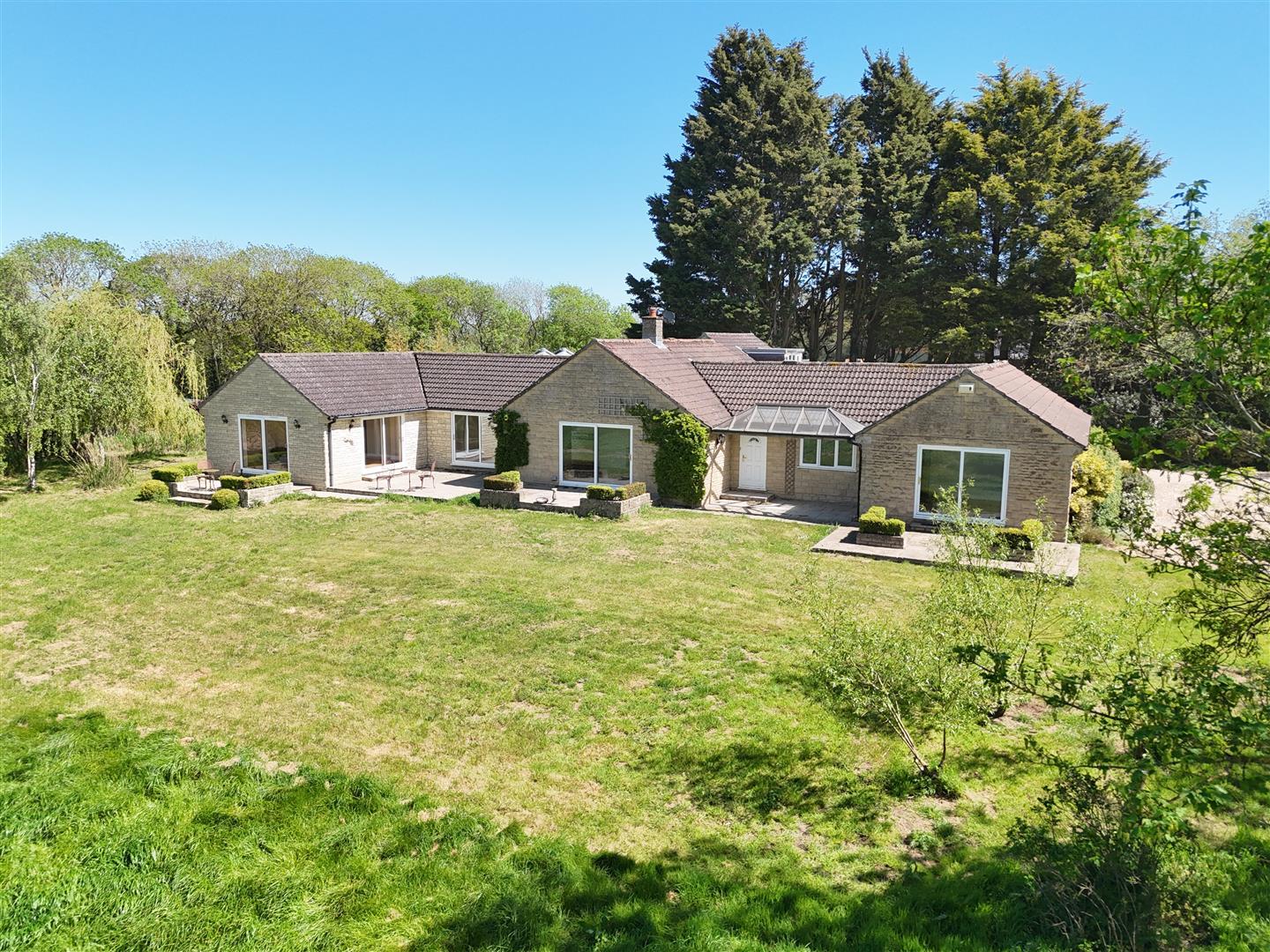Property Image 31a2c97b-7137-42f7-a224-6bfec8878596