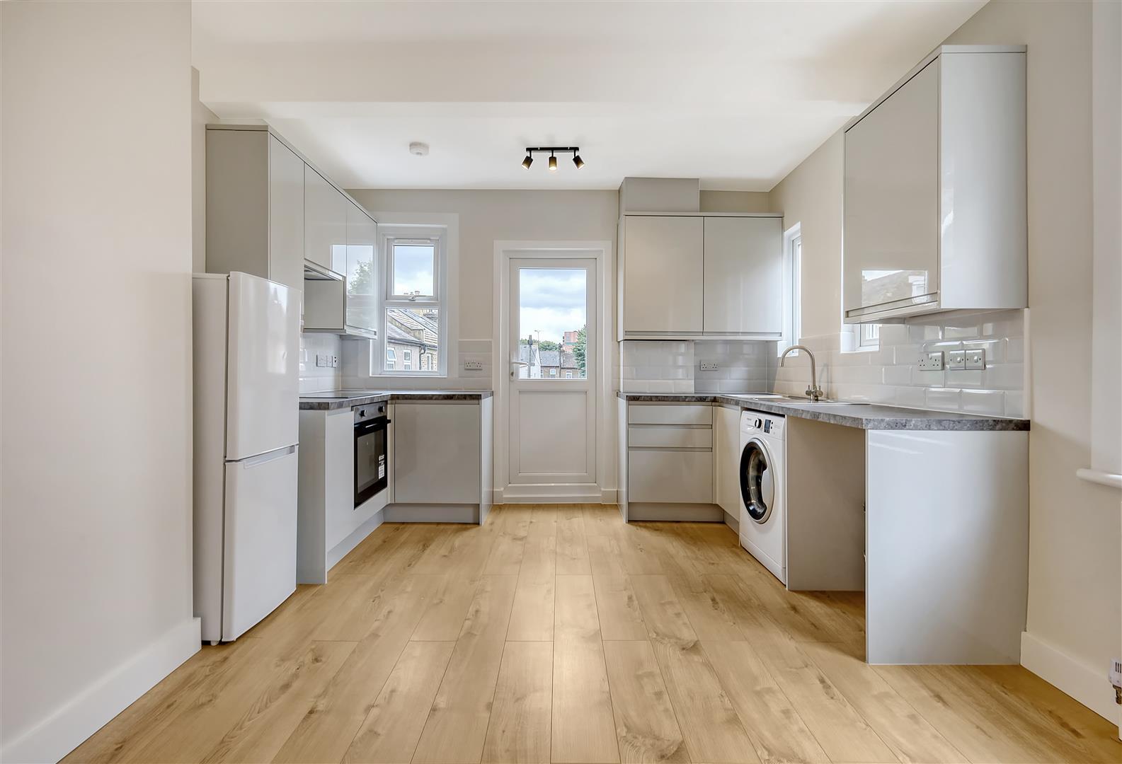 Property Image 31b7f63b-a00c-4646-9c9f-66521e370274
