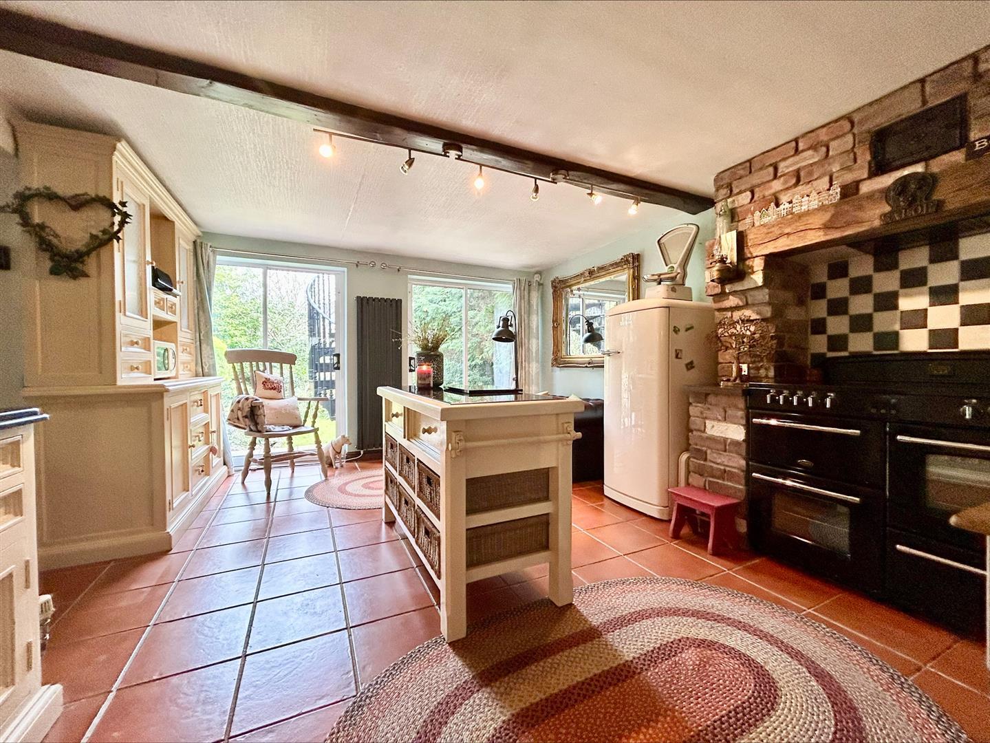 Property Image 31c24f90-5010-4953-8a78-56f99e0bcf5f