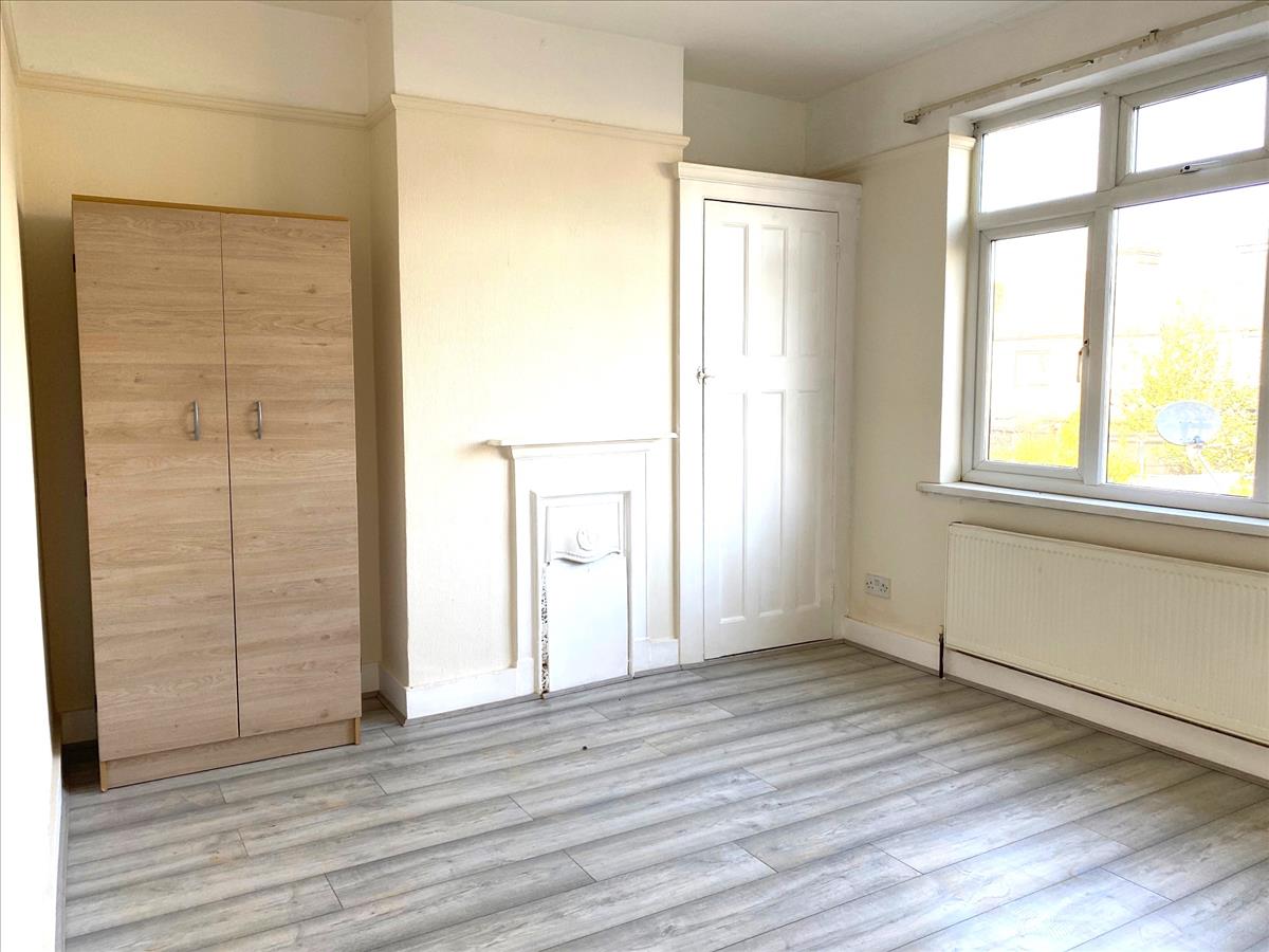 Property Image 31e28c2b-75f4-44e5-863c-c6c2e2c9da4d