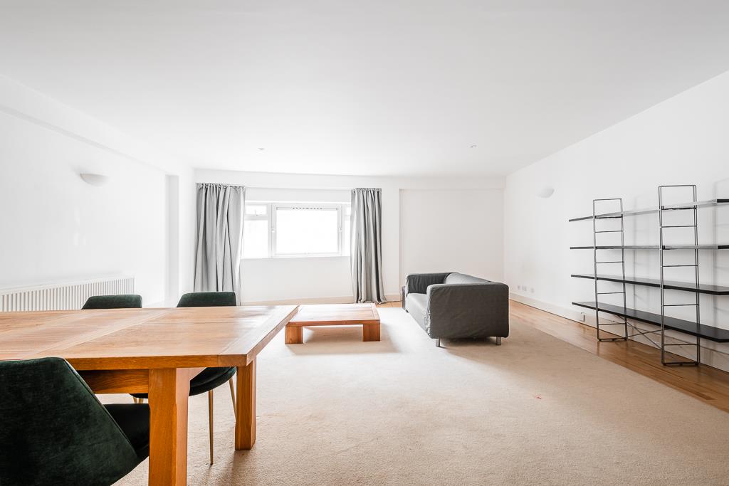 Three bedroom two bathroom split level apartment for rent in the heart of Hatton Garden EC1