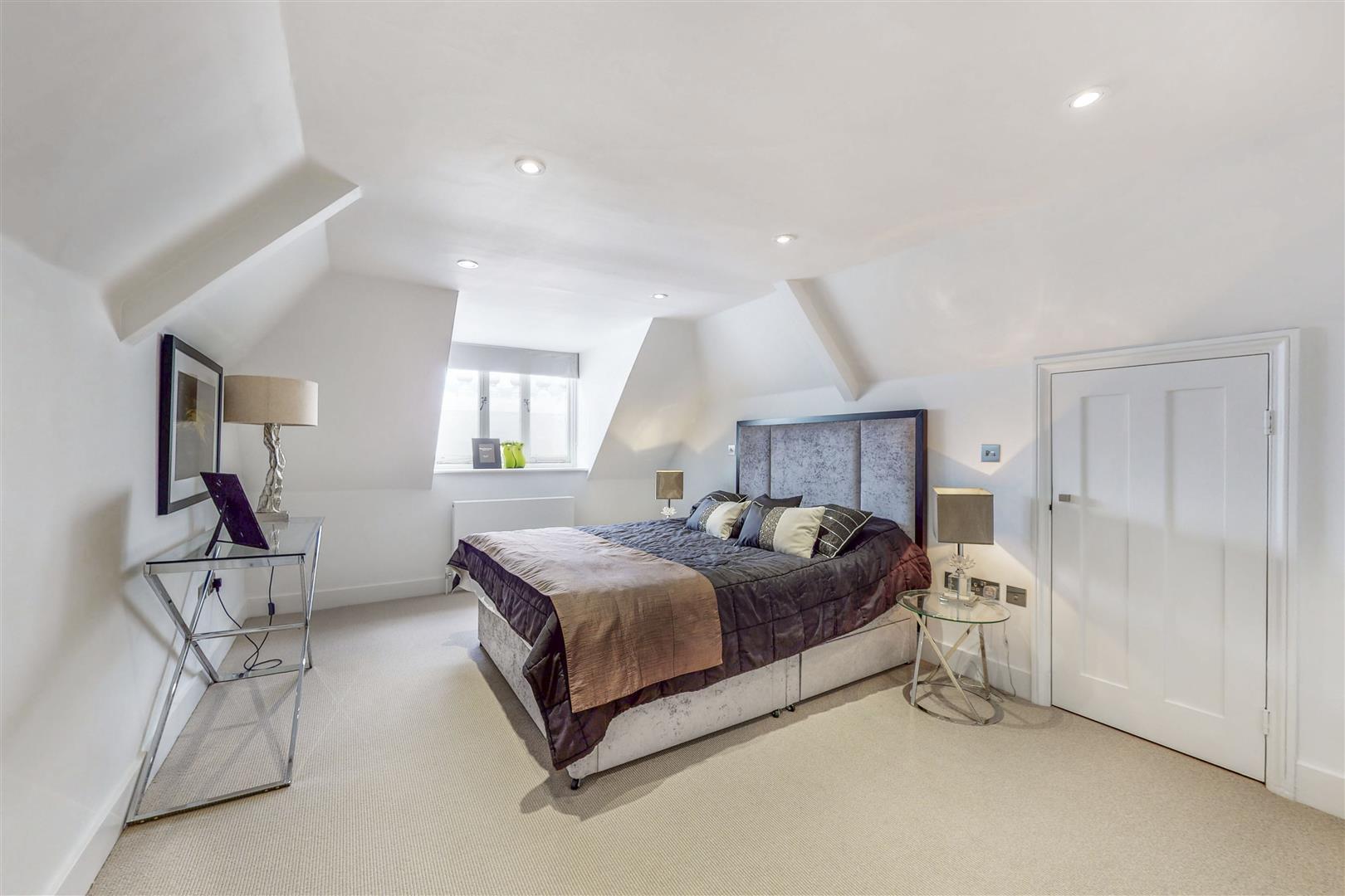 Property Image 320206b6-d785-4600-9b42-50447dbafb38