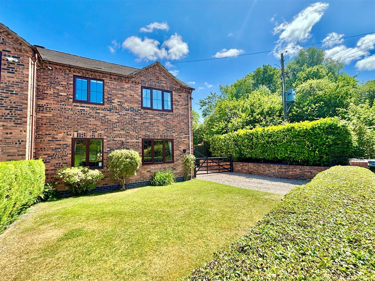 Property Image 323b54fb-2608-4937-8037-f529457efb6a