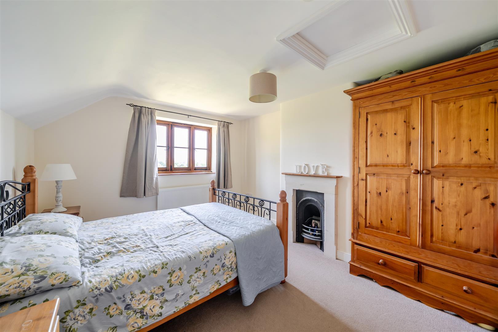 Property Image 323c7dec-6830-4221-8890-ff7f4fd16d65