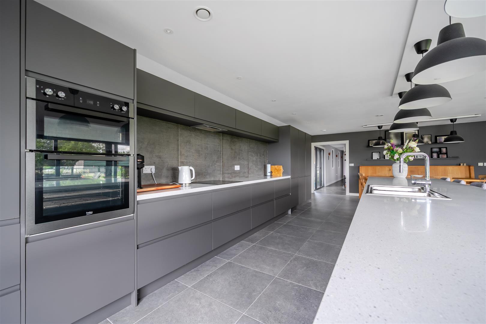 Property Image 32401b2c-6f07-4345-9464-4bb815aeefe8