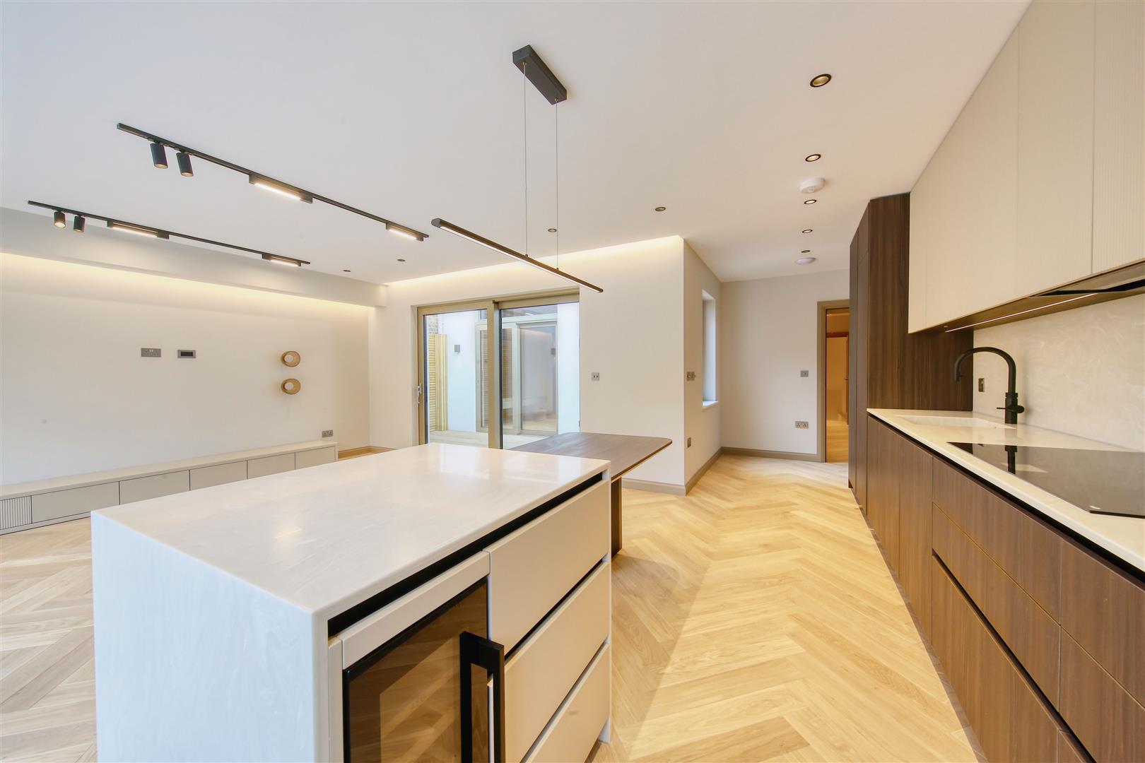 Property Image 3240f739-2736-498e-8ecd-6283985850f0