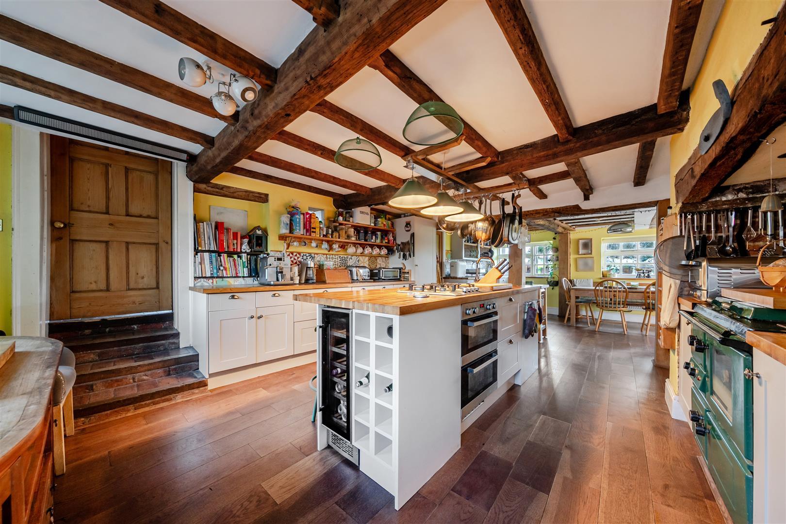 Property Image 32544216-9c46-4650-b32a-28fb478c6024