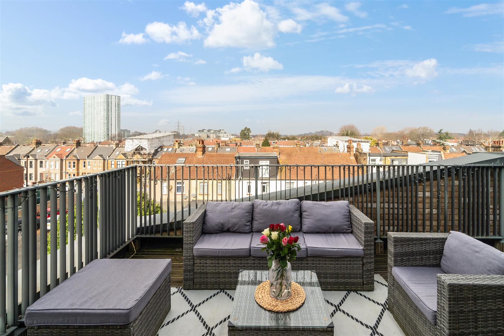 Property Image 32775c7e-0e9f-4952-884f-bb983c399f07