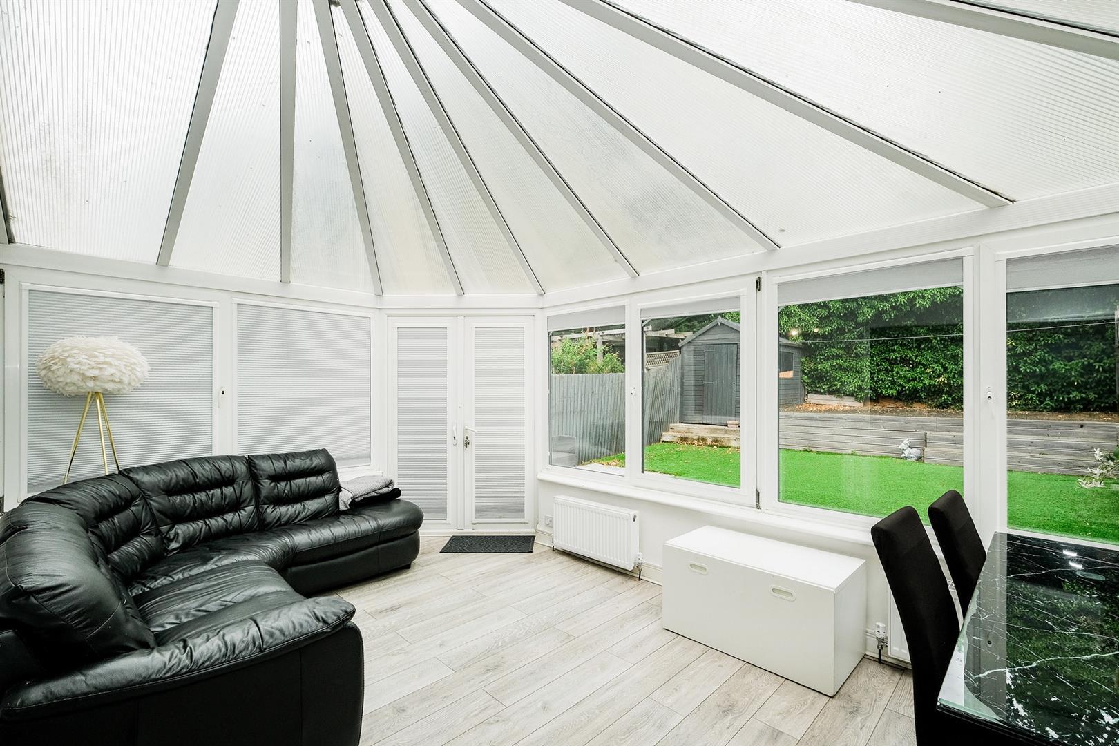 Property Image 327e86a2-8c14-4c0d-8797-57e036e0bf11