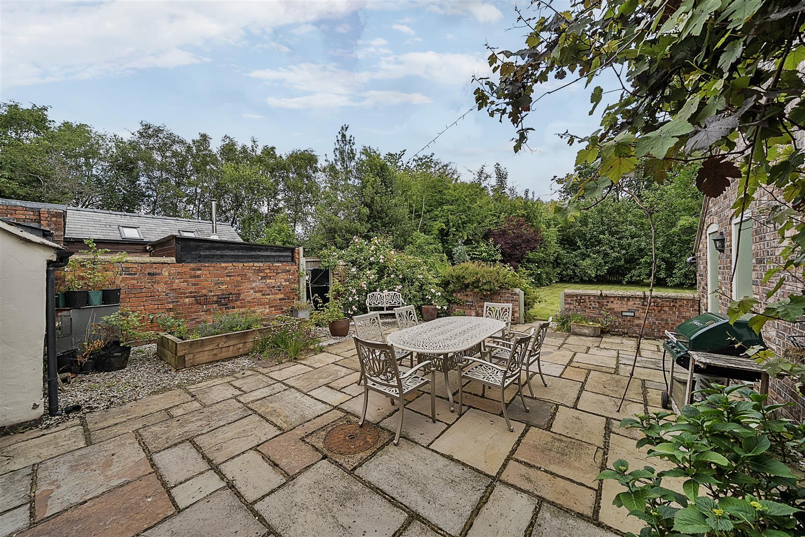 Property Image 32a3a68f-f059-4255-8f96-18624e5115a1