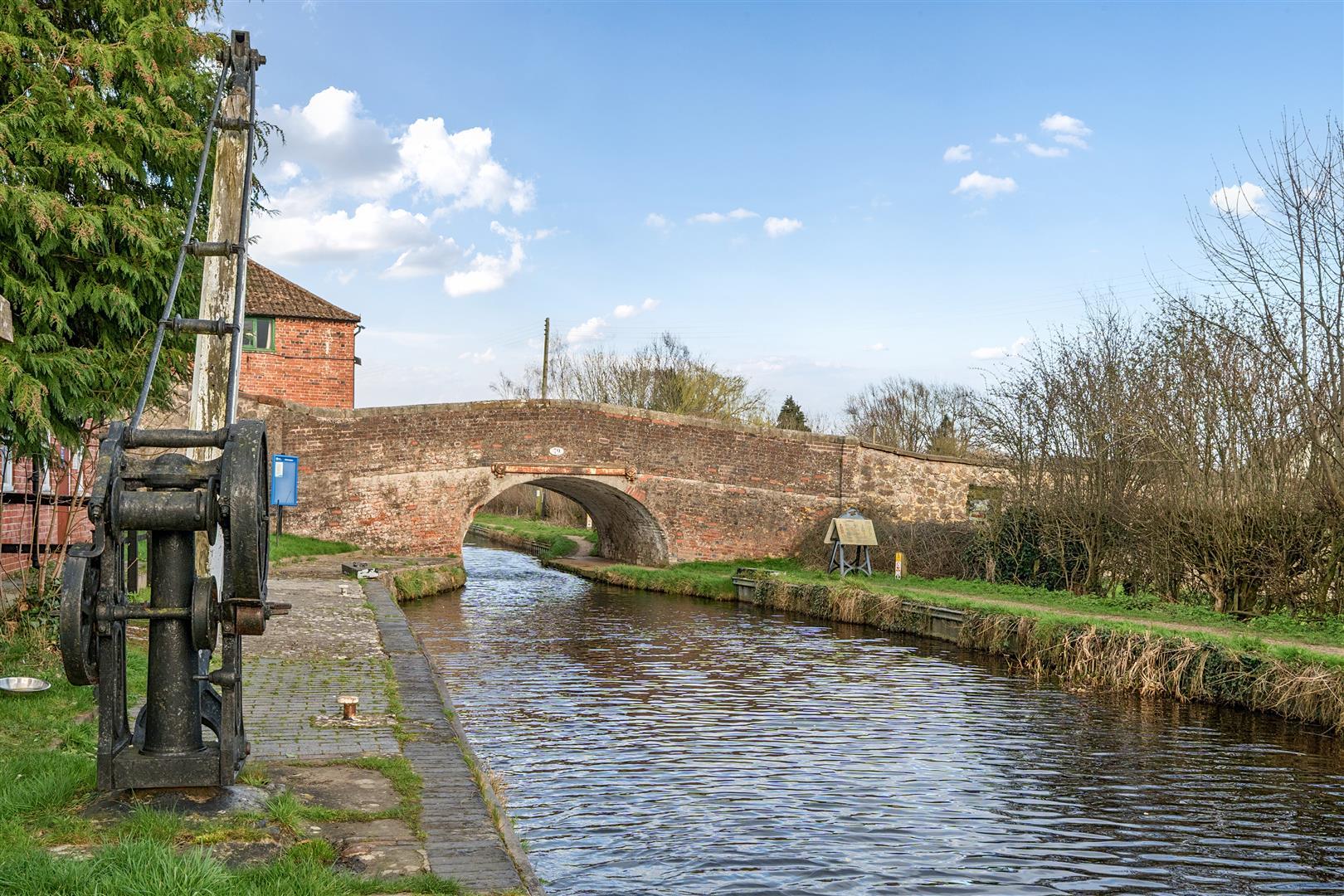 Property Image 32b6bef6-59cd-4749-93d2-01aa093badb9