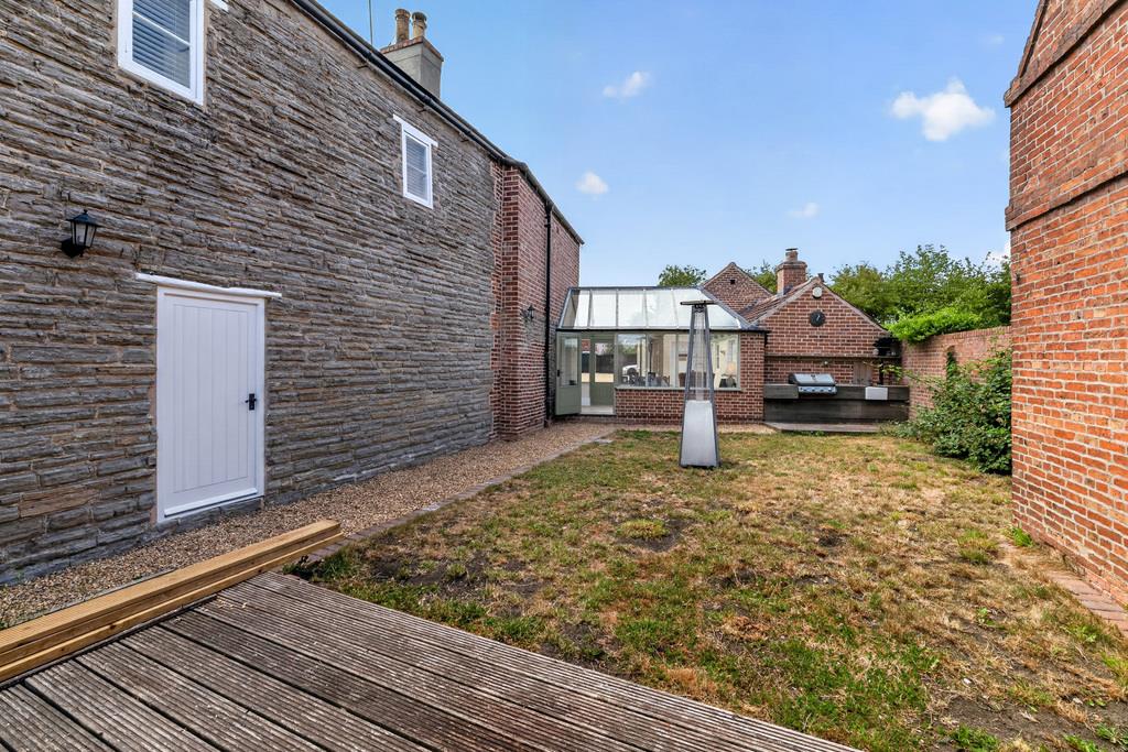 Property Image 3323fc68-3f6b-4250-a3f6-f68aa0998c9b