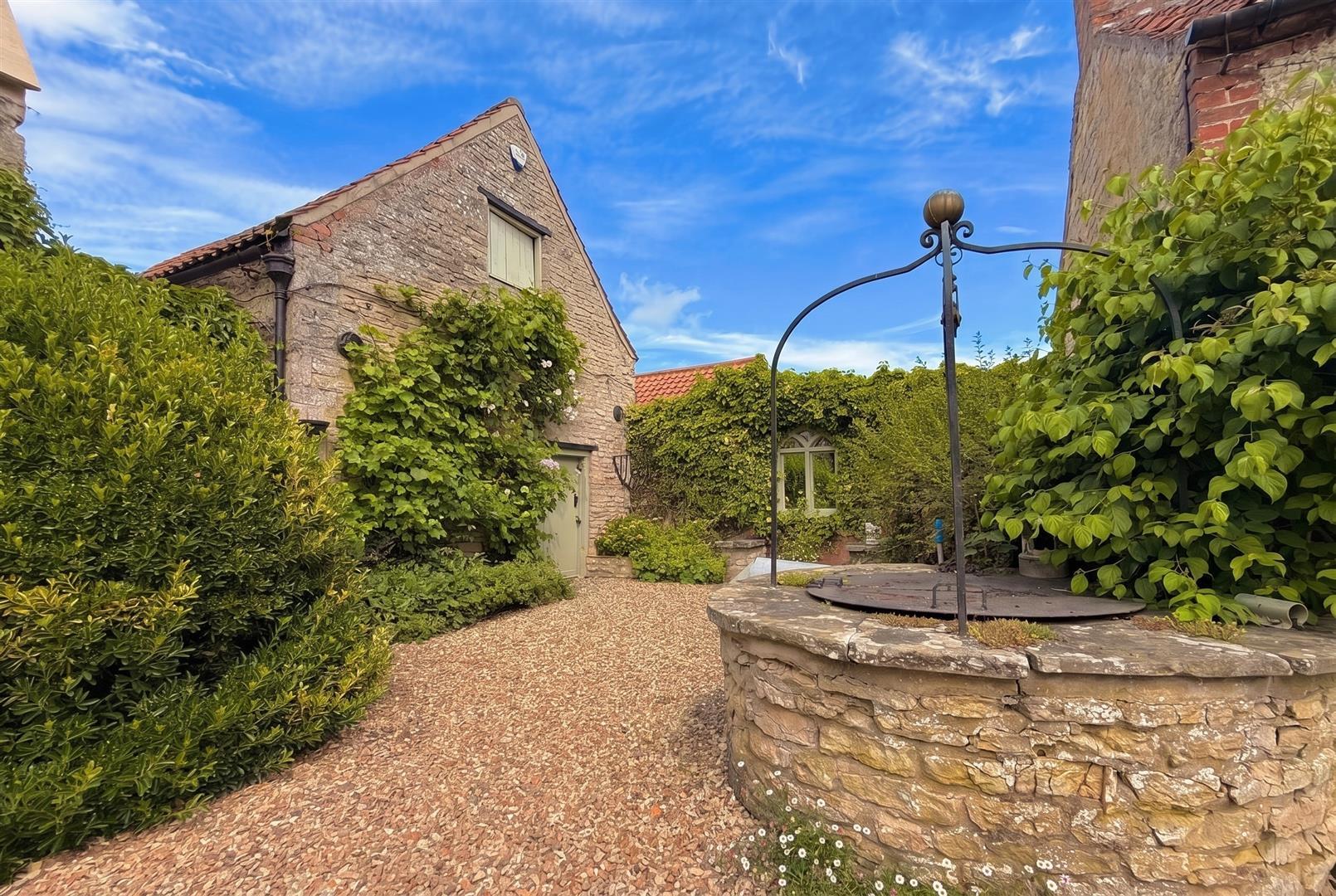 Property Image 33480c70-ff8b-45d0-bcf5-2c12b021c378