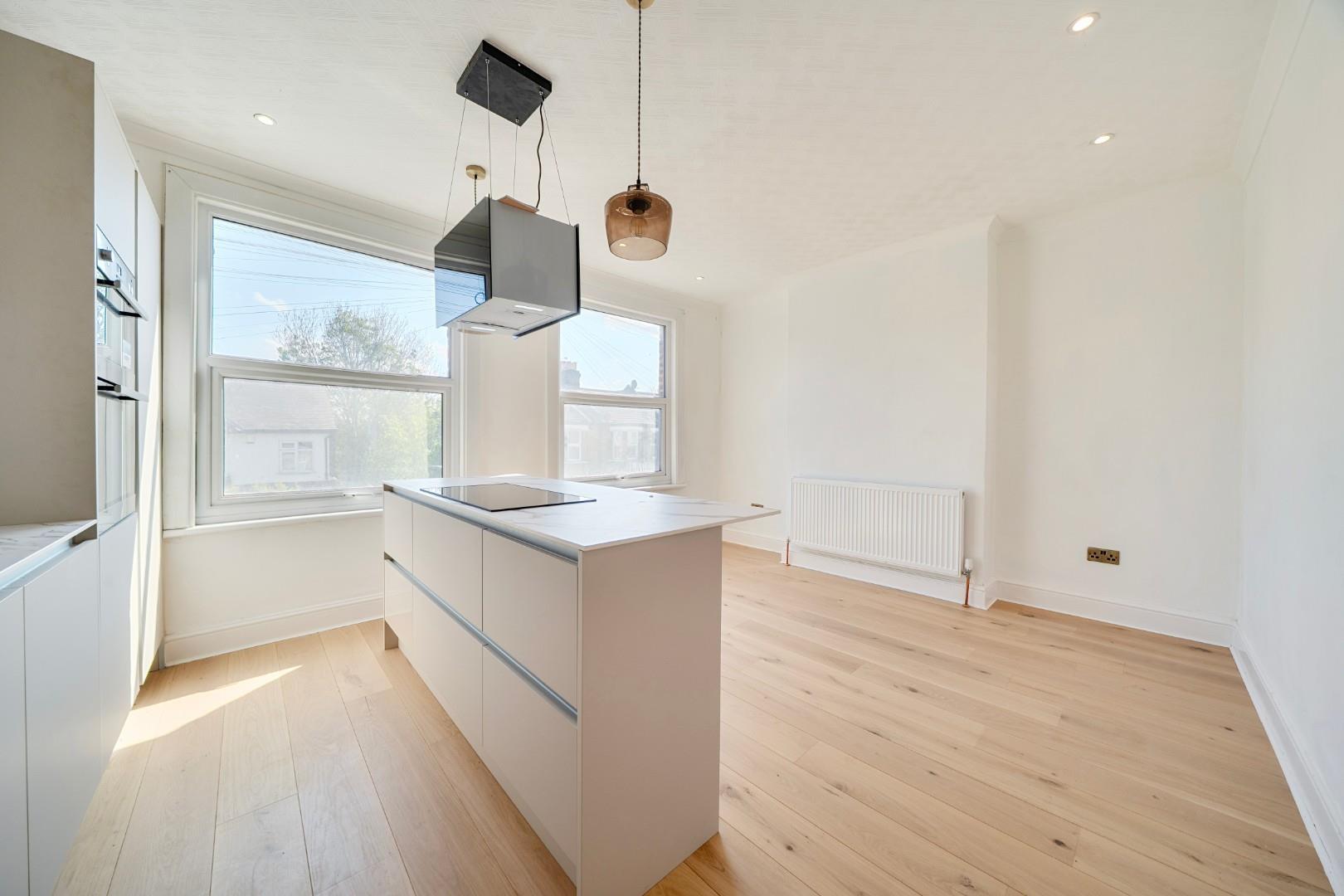 Property Image 33522799-0c7a-40ba-aeaf-cf24f818babf