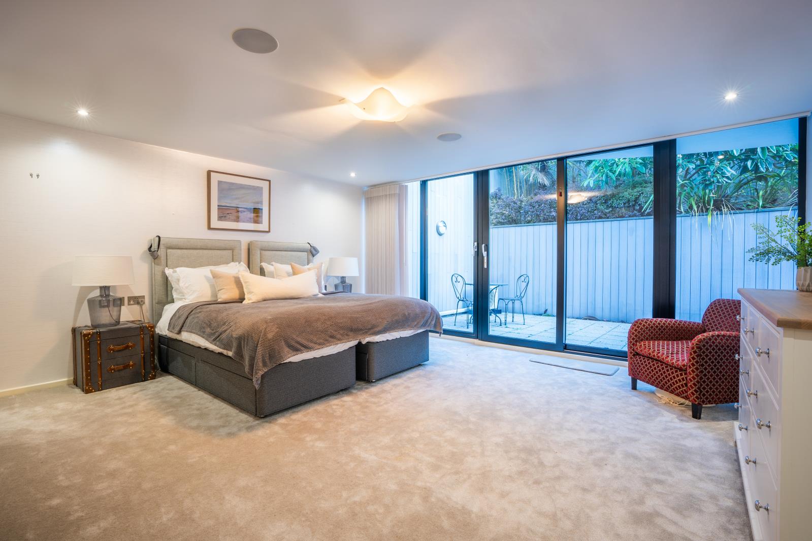 Property Image 33751fd7-8b3b-4940-ae13-5f582ad580ed