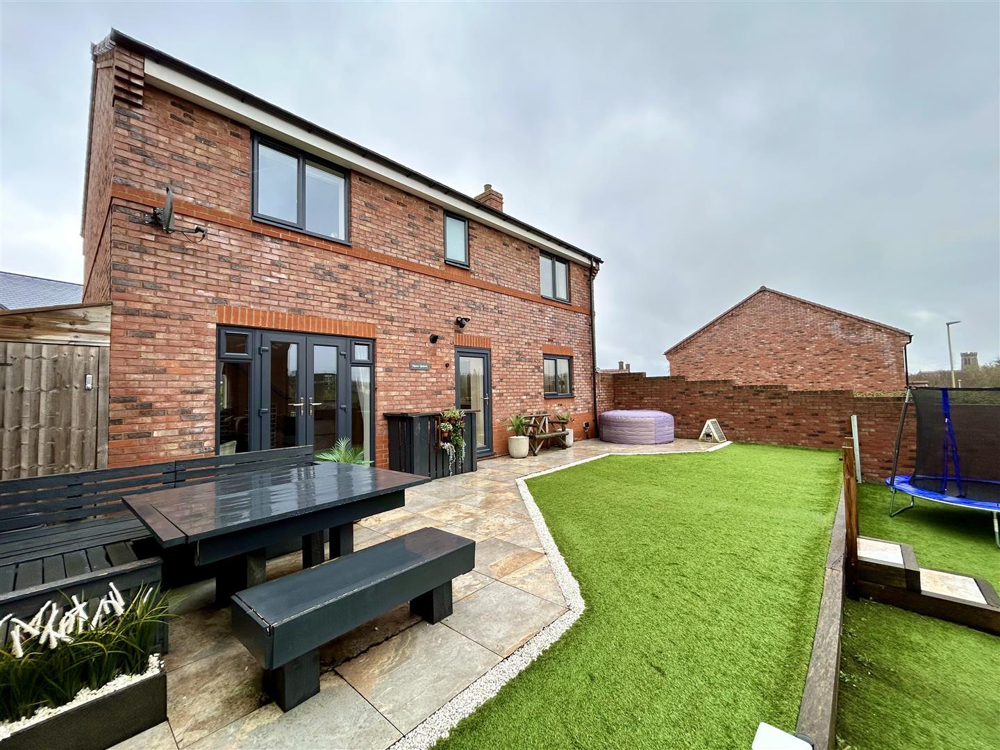 Property Image 338ed03f-a3a8-4aca-886e-2c8b013c687c