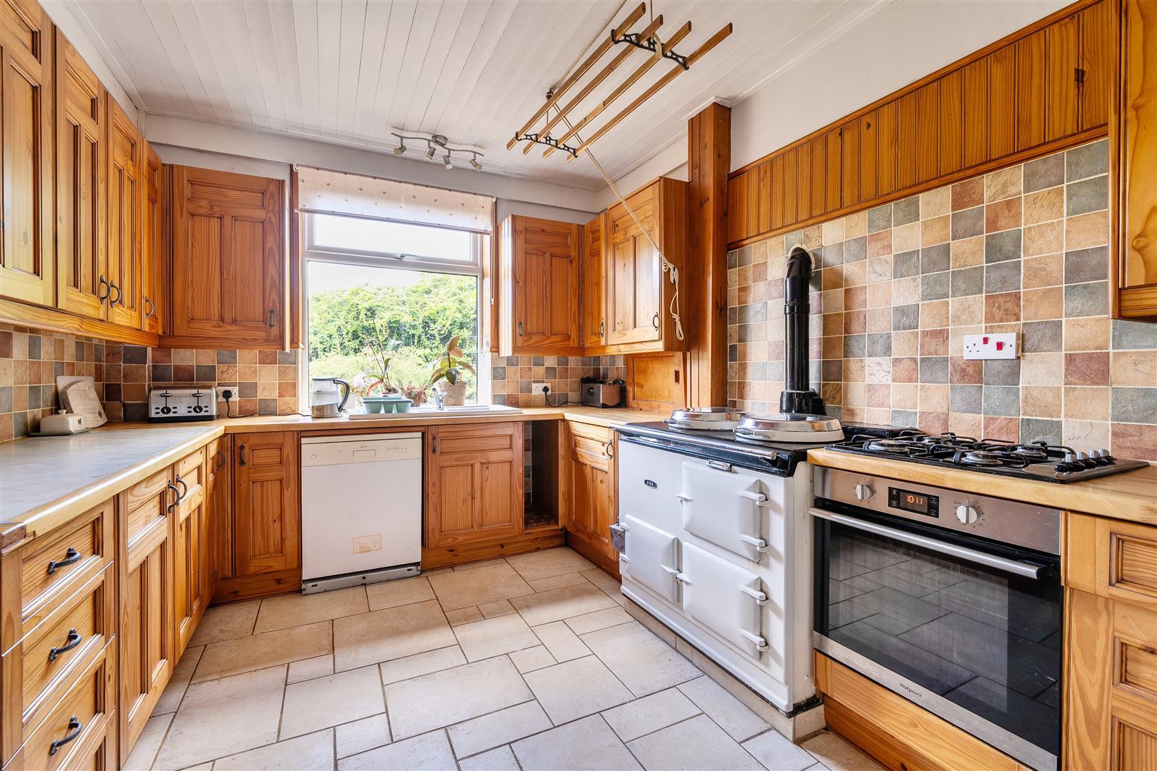 Property Image 3392493c-aa42-45d6-8084-2e0499c319ba