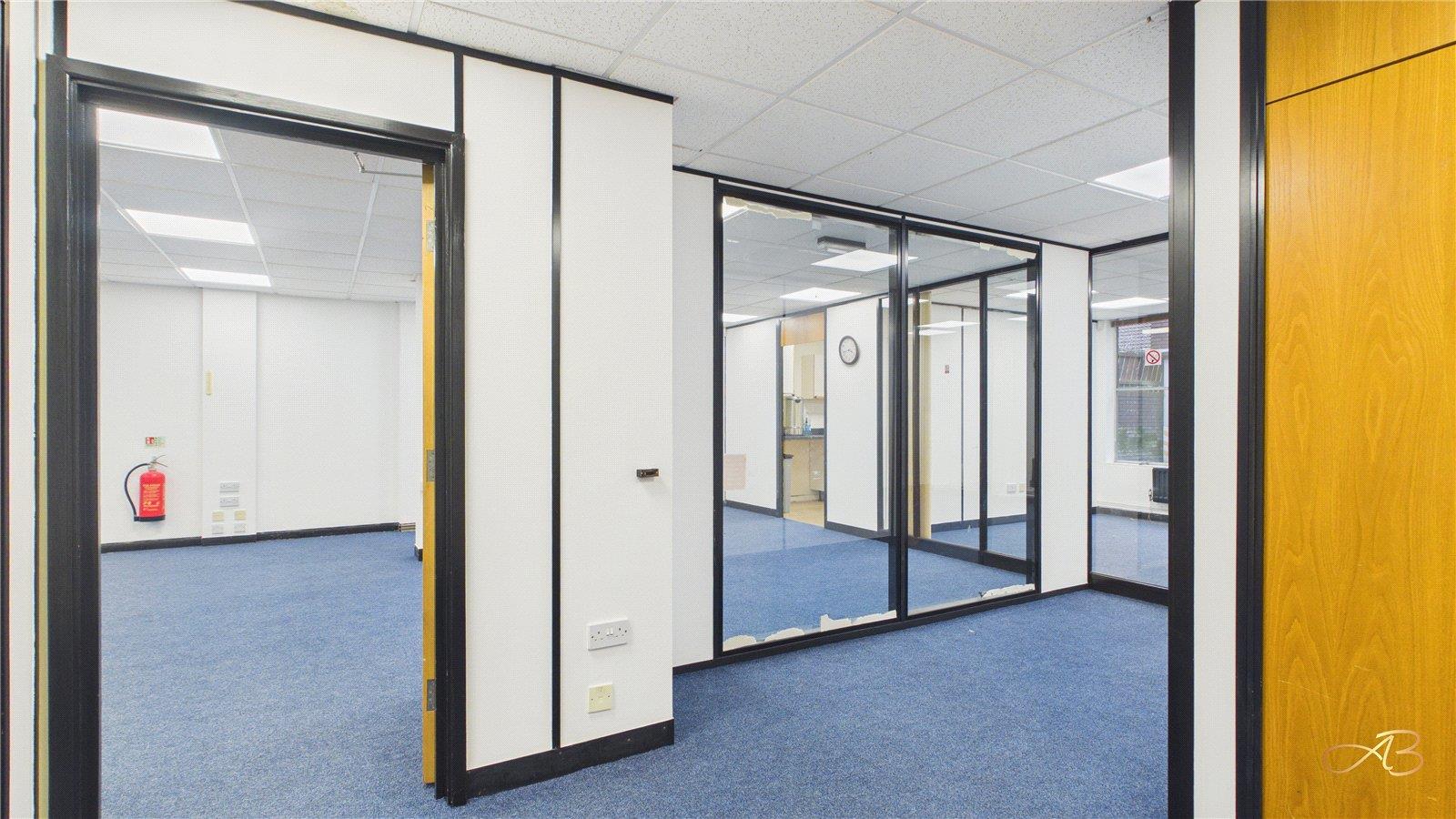 Property Image 33af4b65-92e2-4c73-bac3-4e607525e569