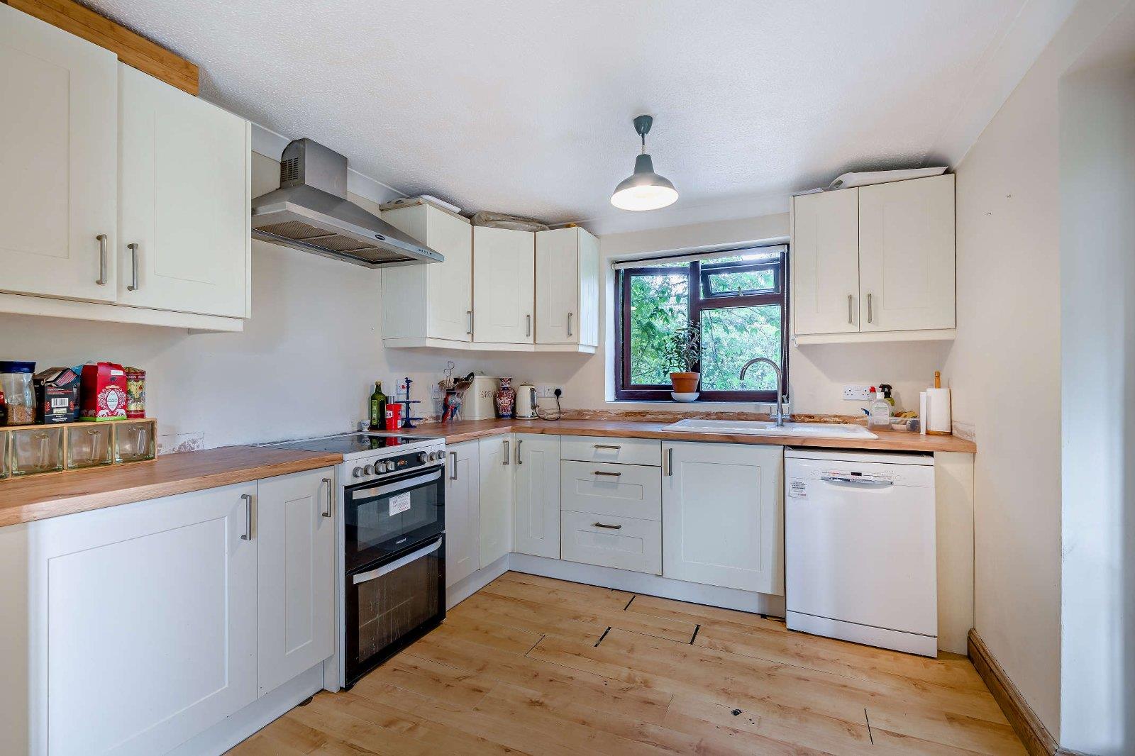 Property Image 33b25c62-e49b-4eff-9113-129f420f4bab