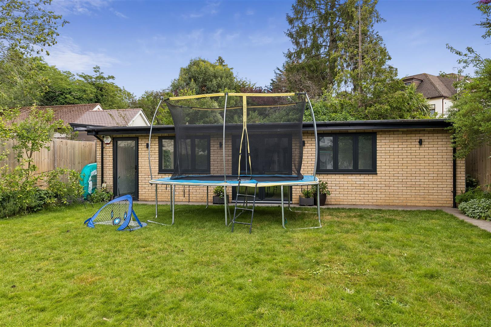 Property Image 33bb570b-63b5-4f36-bea2-0f52041ab8e1