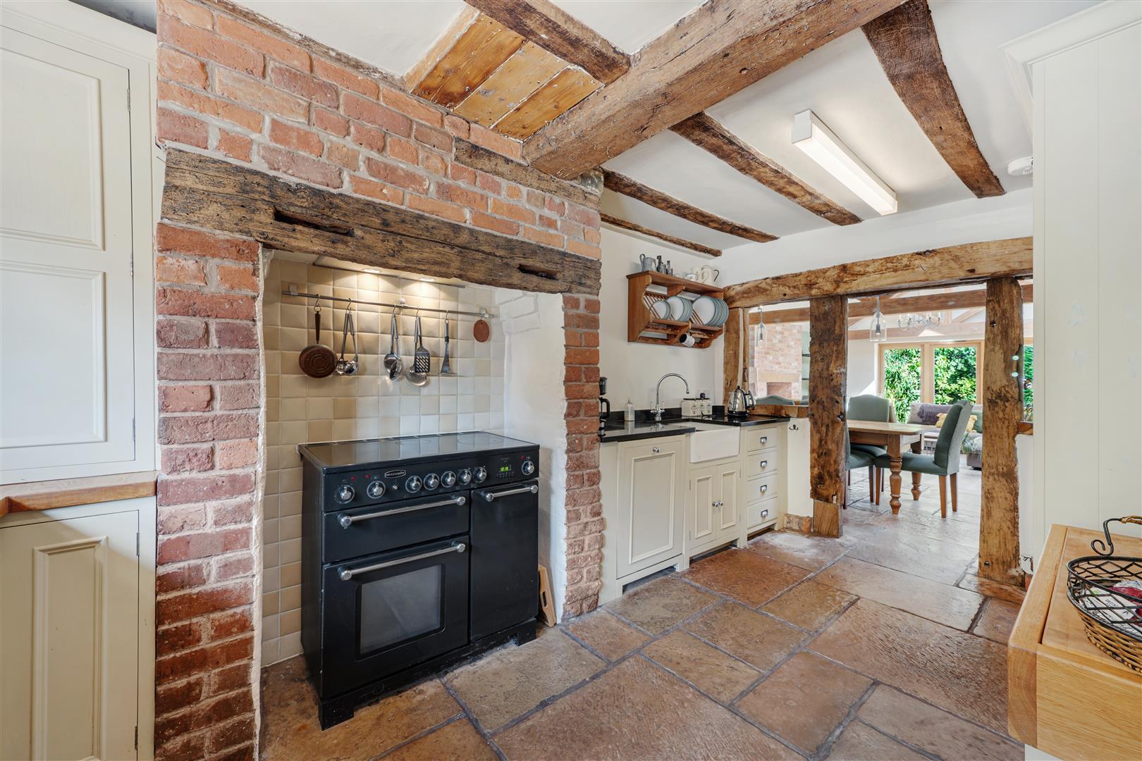 Property Image 33c51f5f-c520-424a-9b4d-9dd65e353290