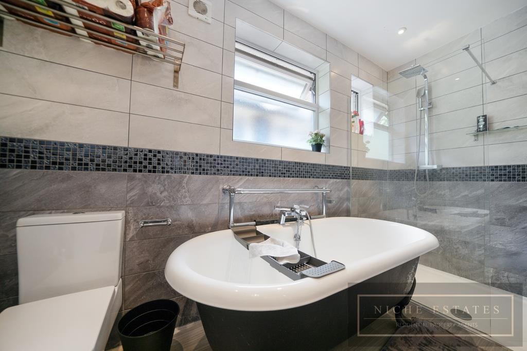 Property Image 33d2154b-28c3-46dc-935a-16724563b6f8