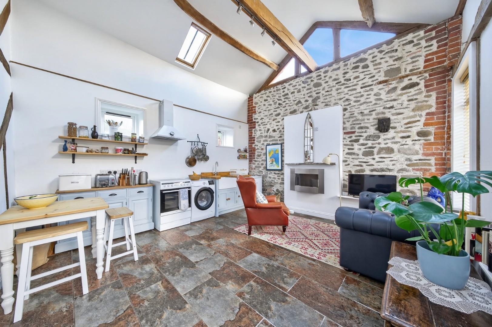 Property Image 33dd3521-845f-4bf6-8817-94f9e050a99d