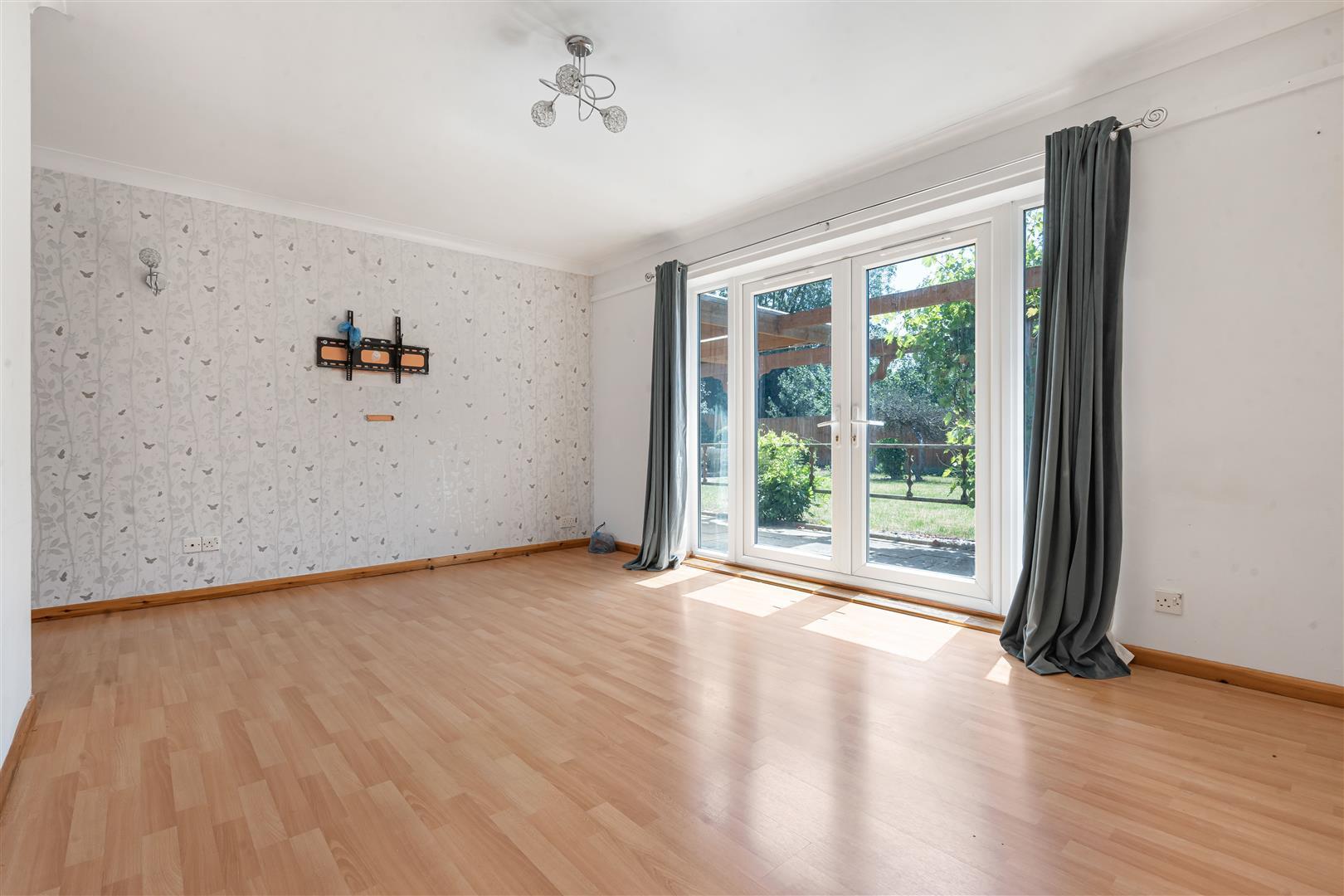 Property Image 33df27c0-44d2-499a-a1ab-e345b5809498
