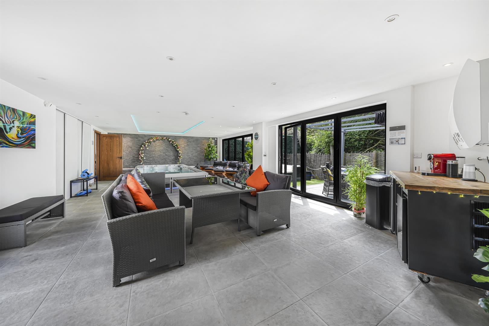 Property Image 33f72bf9-45eb-4f24-b2d0-5360ee320d02