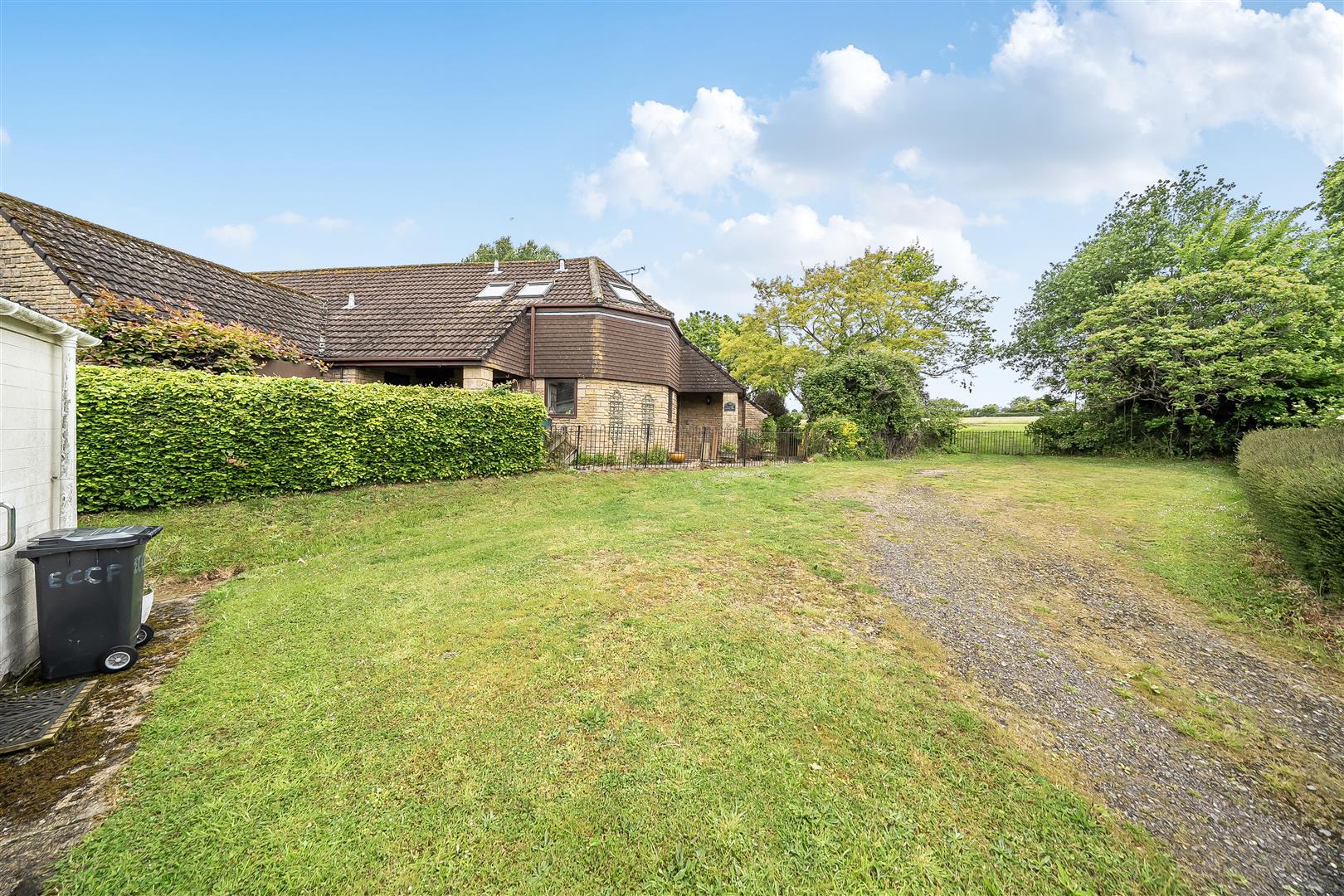 Property Image 3402ad16-17ed-4245-8c0f-b8e9d78b2b85