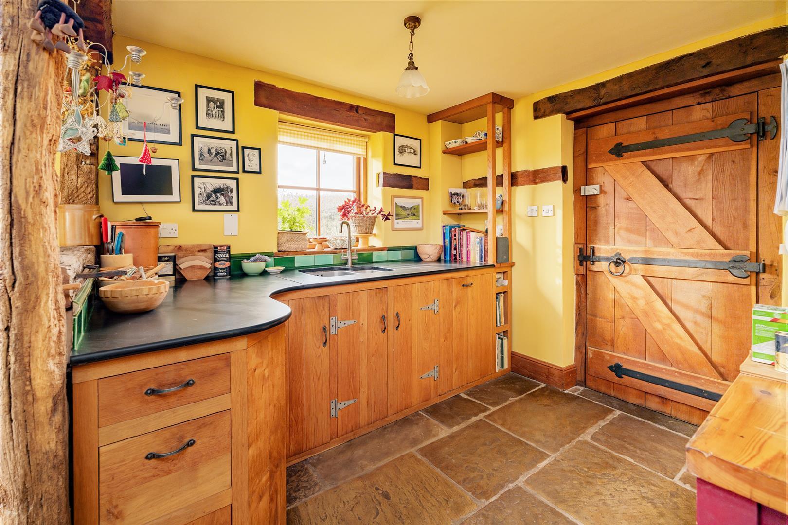 Property Image 3422121f-e07b-48d8-a82e-8c3399f151e4