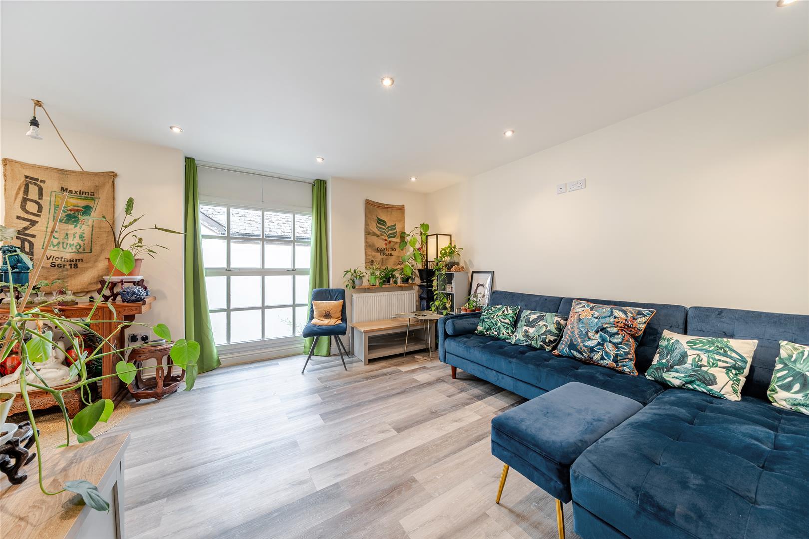 Property Image 347e0b31-4b6d-4620-9703-b4f2387a4f5c