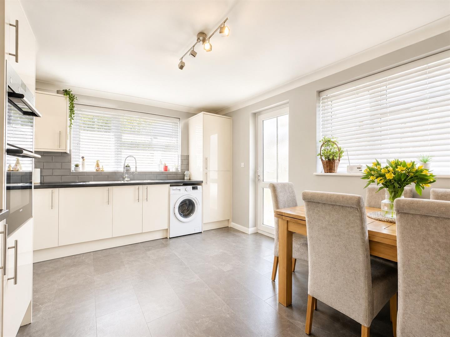 Property Image 34c78418-791d-4db8-991d-2f7c9f7a7cab