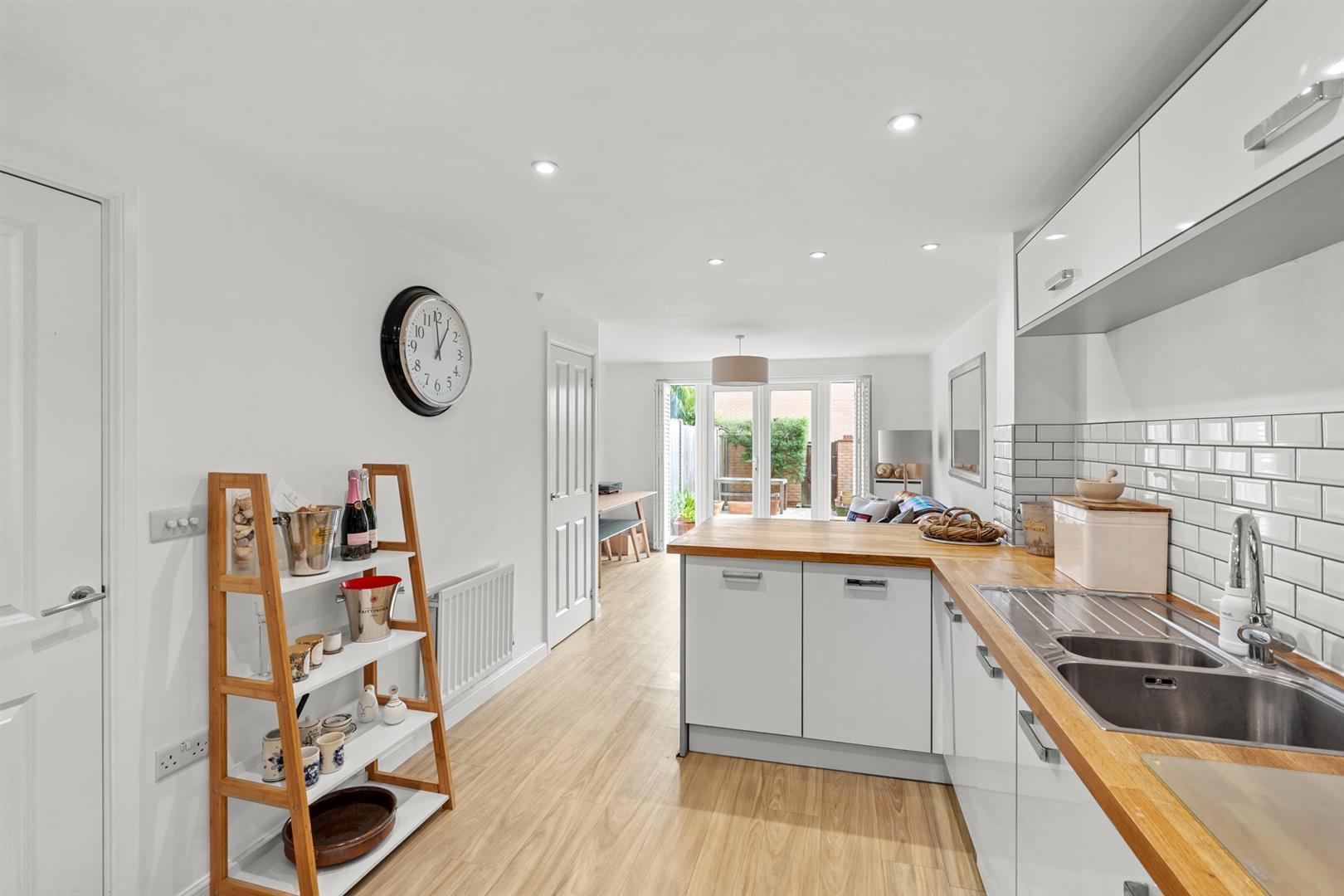 Property Image 34d2c91a-bf66-43e1-baa5-35dac2884da3