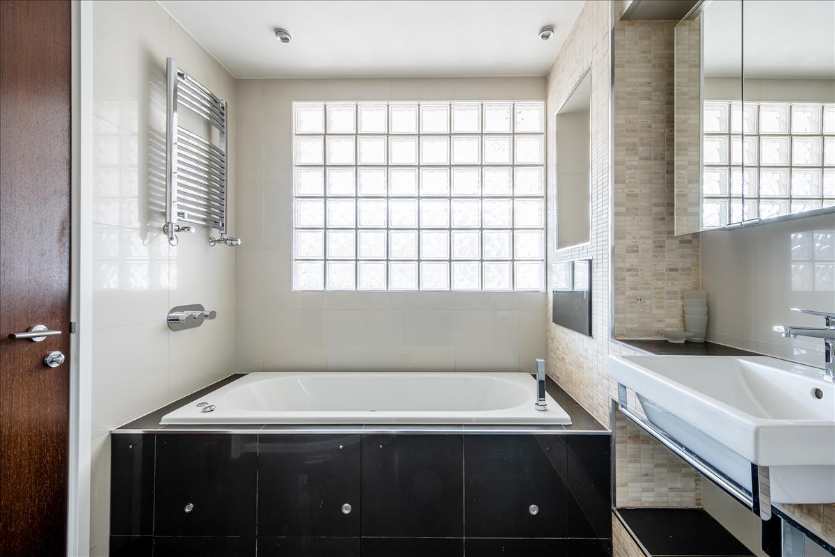 incredible duplex penthouse for rent on charlotte road ec2a