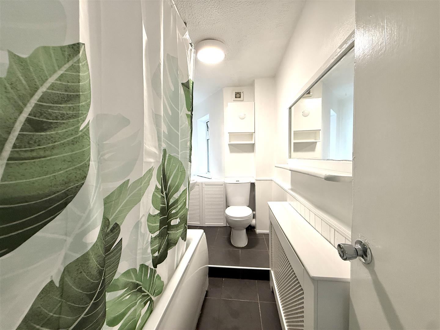 Property Image 34fc1d1b-572a-46cc-8bf6-c05f5b703492