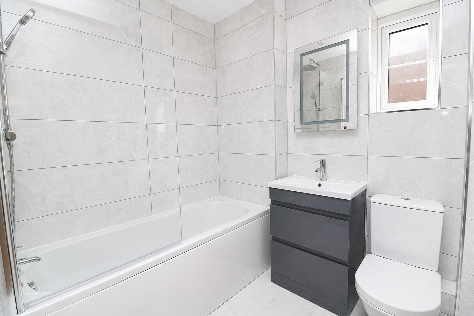 Property Image 351908b6-f87a-47ee-a672-ae03de585287