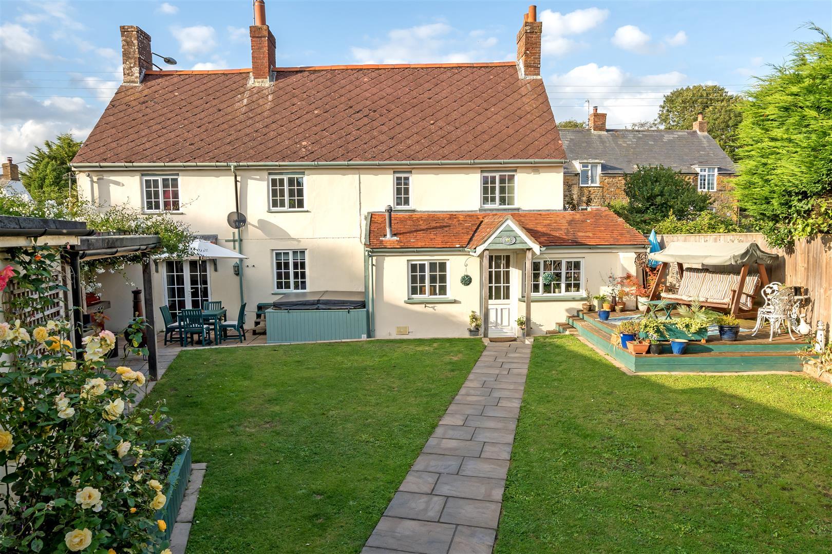 Property Image 351f7ed3-6980-4c95-8a18-9c8c1c385d00